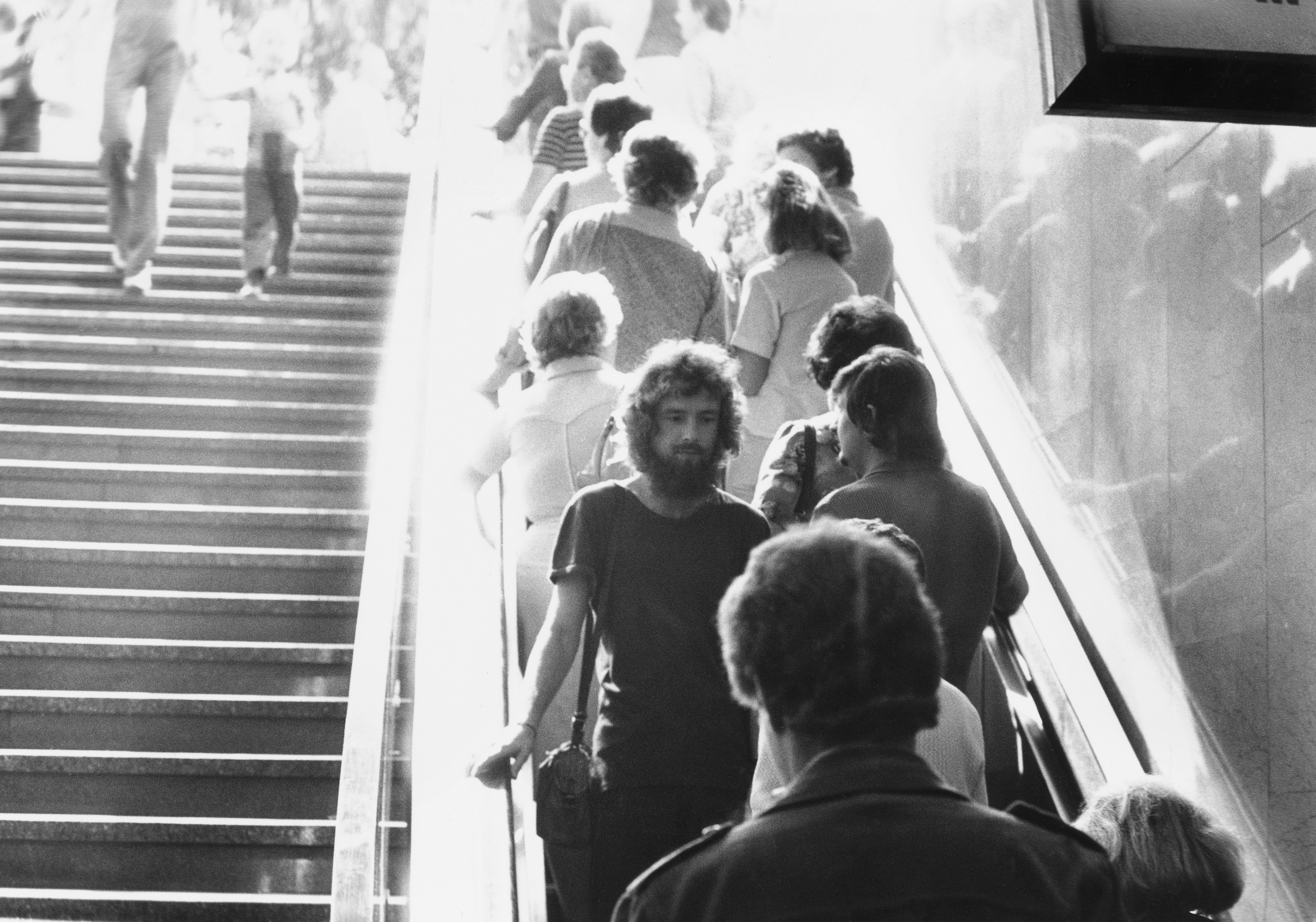 Na eskalátoru, 1977